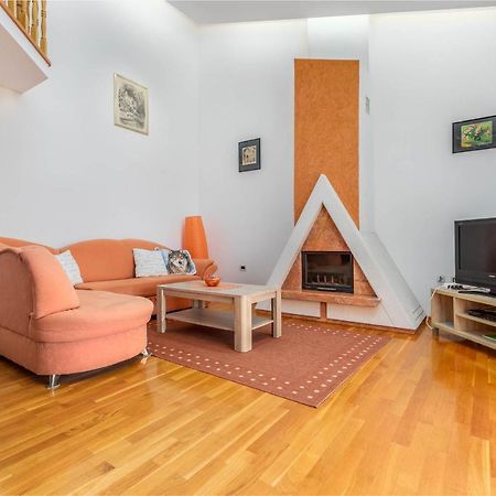 Apartment Villa Nera Pula Bagian luar foto