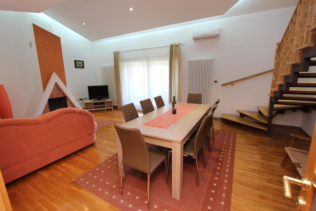 Apartment Villa Nera Pula Bagian luar foto