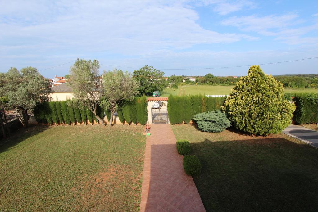 Apartment Villa Nera Pula Bagian luar foto