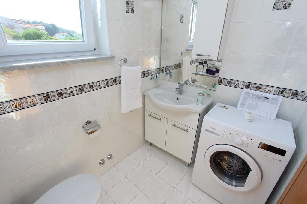 Apartment Villa Nera Pula Bagian luar foto