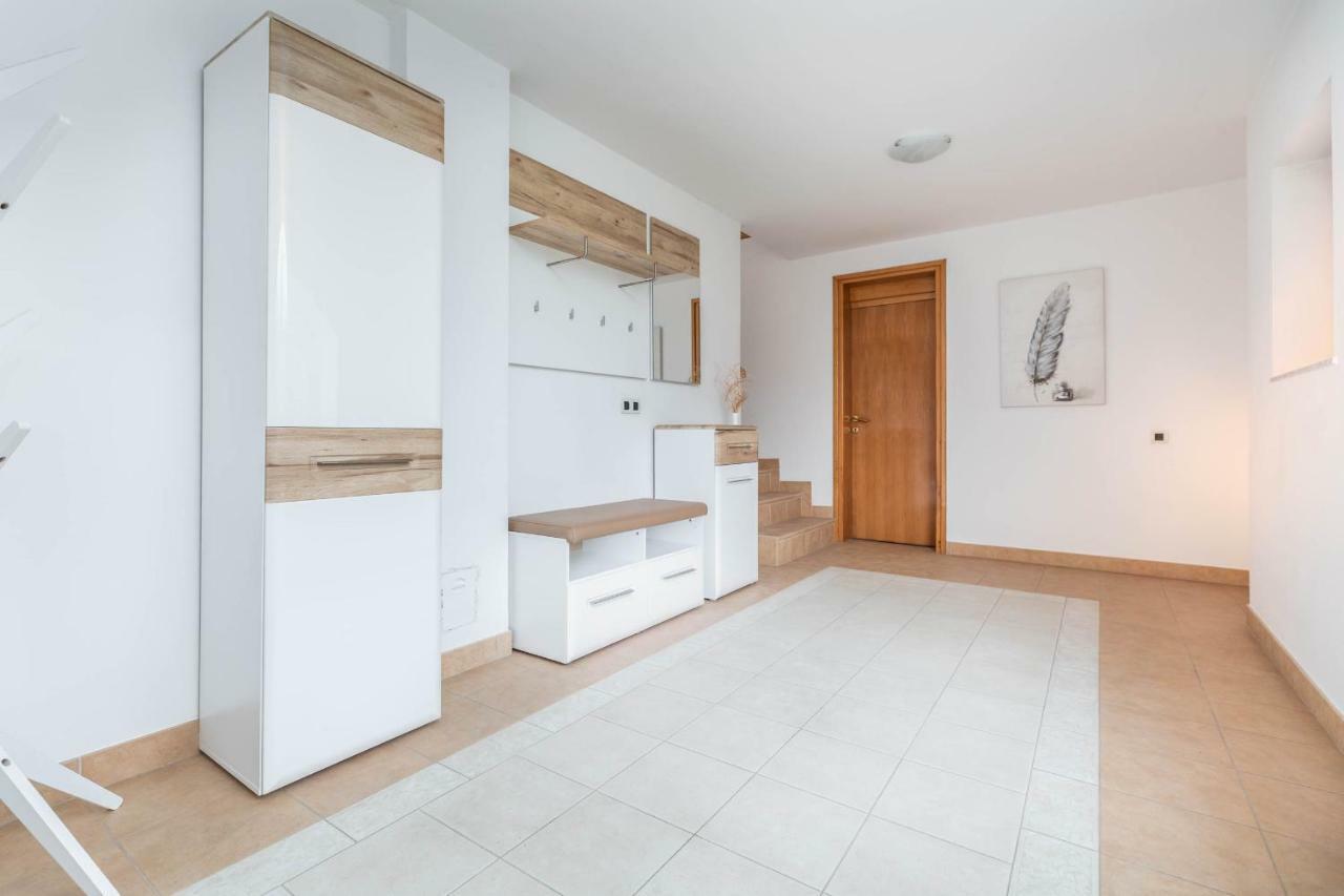 Apartment Villa Nera Pula Bagian luar foto