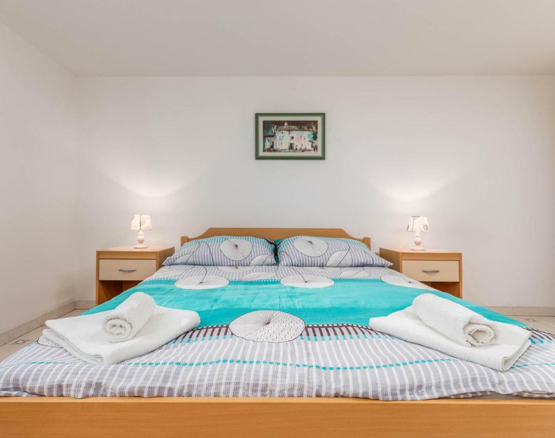 Apartment Villa Nera Pula Bagian luar foto