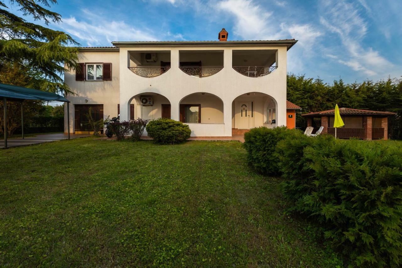Apartment Villa Nera Pula Bagian luar foto