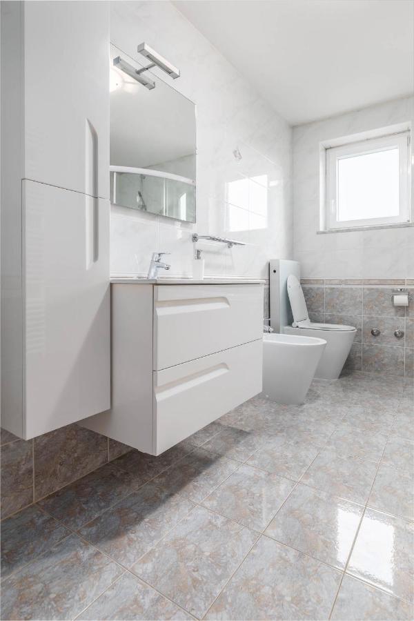 Apartment Villa Nera Pula Bagian luar foto