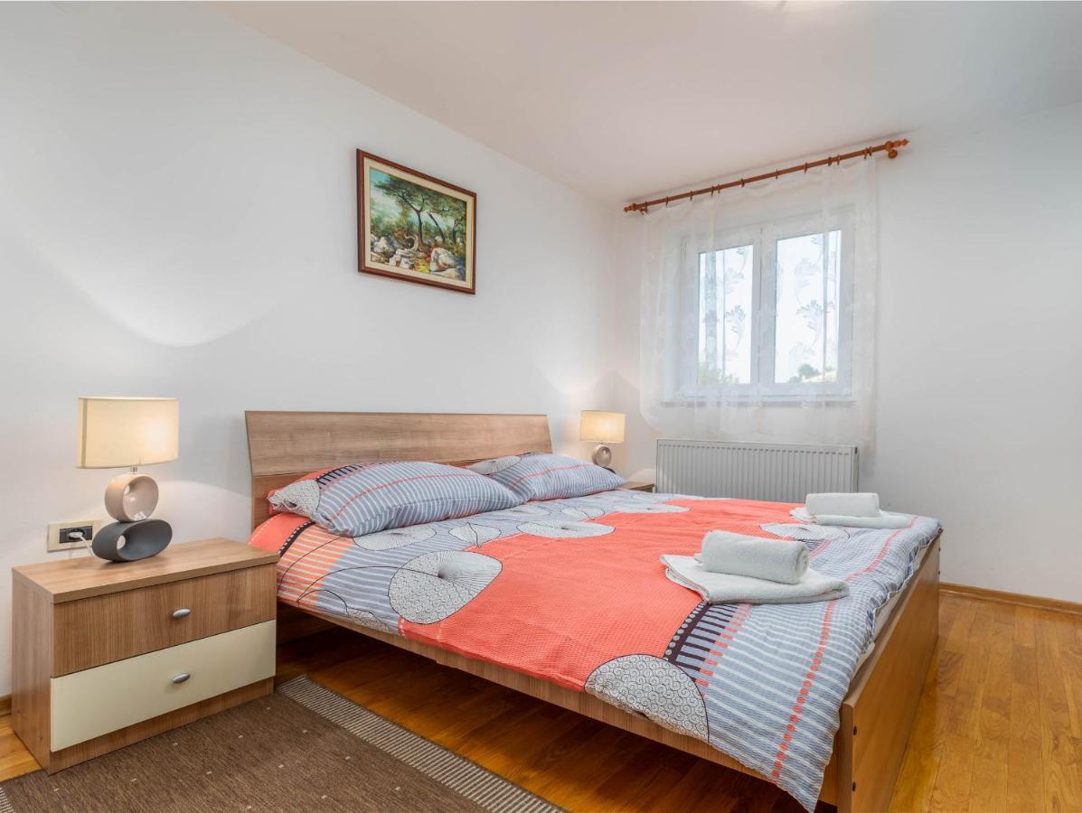 Apartment Villa Nera Pula Bagian luar foto