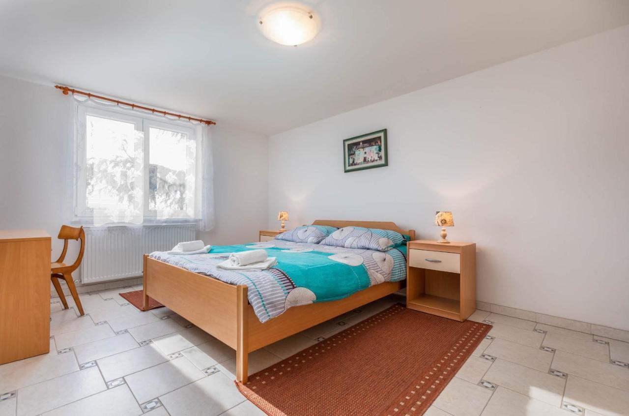 Apartment Villa Nera Pula Bagian luar foto